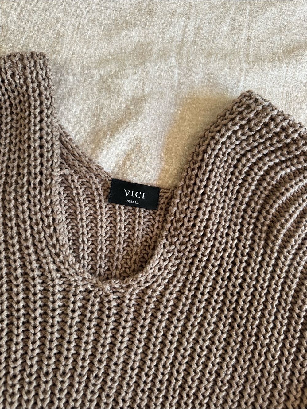 VICI Chunky Knit Cropped Sweater Taupe Small - Picture 2 of 5